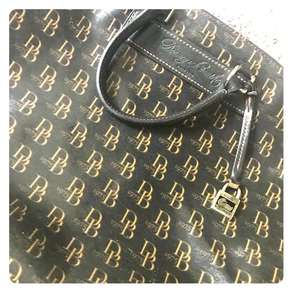 Dooney & Bourke Large Handbag